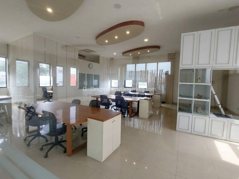 Tampak Dalam Kantor